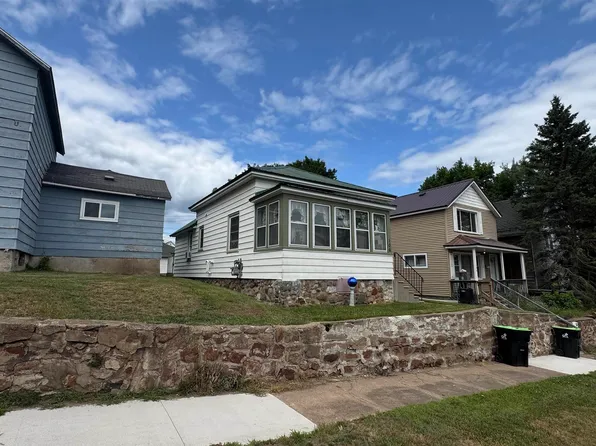 106 W Fleshiem St, Iron Mountain, MI 49801