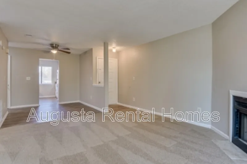 2814A Thomas Ln