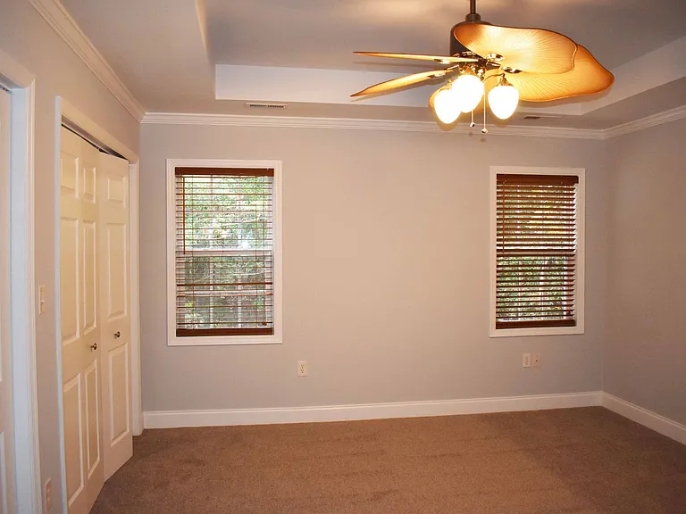 101 Wayne Dr — Photo 8