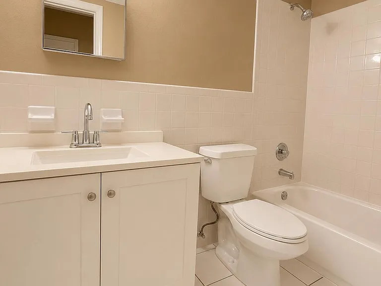 1150 NE 17th Ct #11 — Photo 5