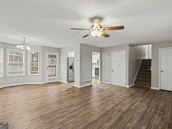 3rd image of 204 Winchester Dr