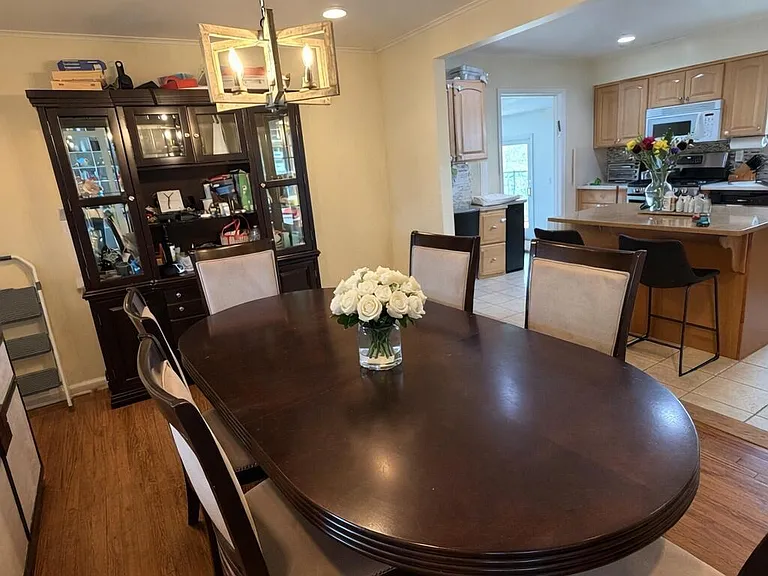 41 Dwight Dr — Photo 4