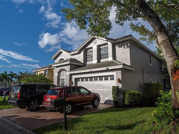4th image of 11948 Glenmore Dr