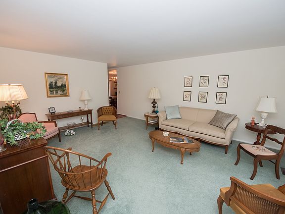 2nd image of 625 Essex St