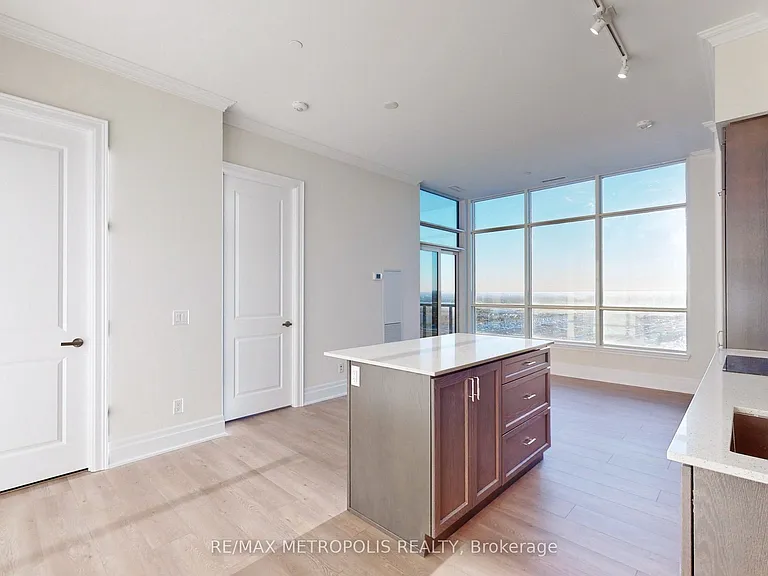 9075 Jane St #Penthouse 08 — Photo 10