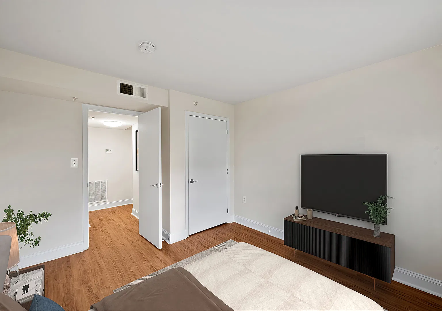 Mayfair Mansions III — Photo 4
