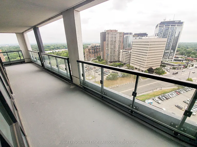 5 Mabelle Ave #1528 — Photo 10