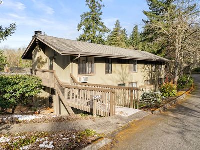 7546 SW Barnes Rd UNIT A, Portland, OR, 97225