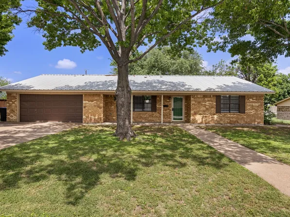 1110 Gifford Dr, Granbury, TX 76048