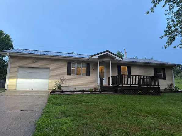 824 S Vine St, Marshfield, MO 65706