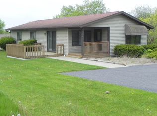 1394 Chadbourne Dr, Davis, IL 61019