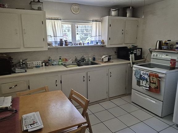 5th image of 1606 Selma Ave