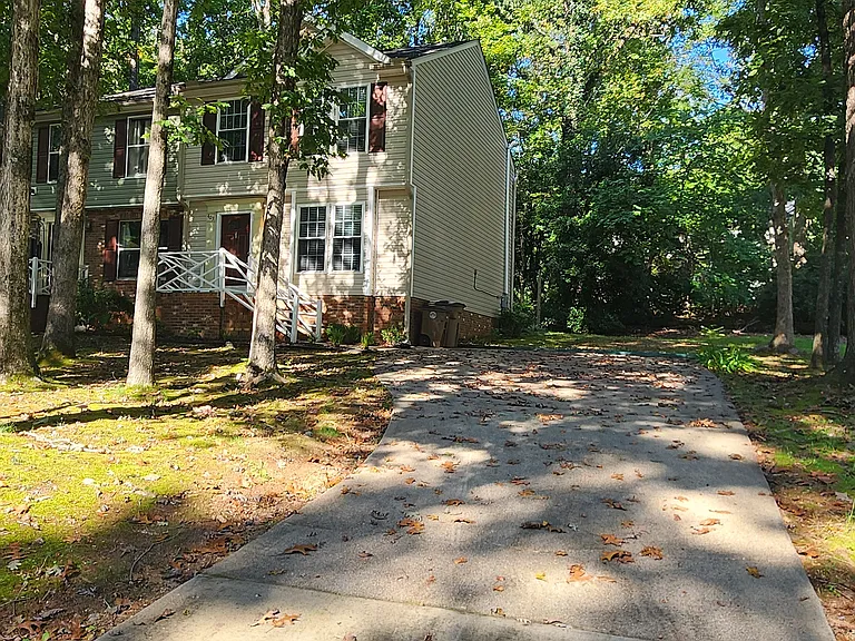 403 Glencoe Dr — Photo 1