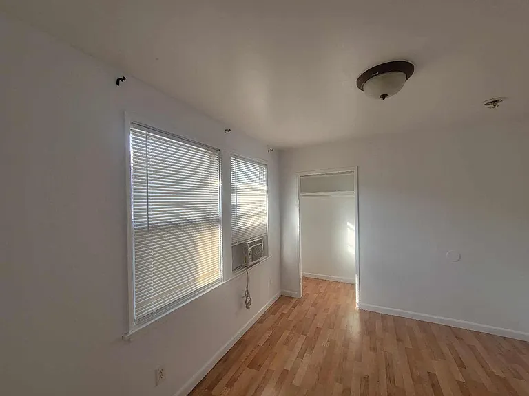 424 S 6th St #A — Photo 11