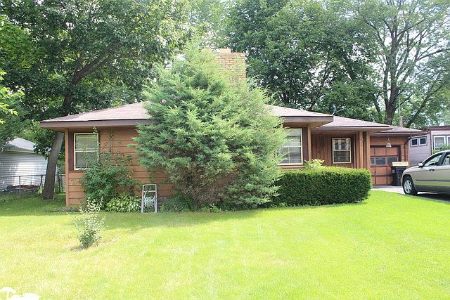 1st image of 34465 N Lake Shore Dr