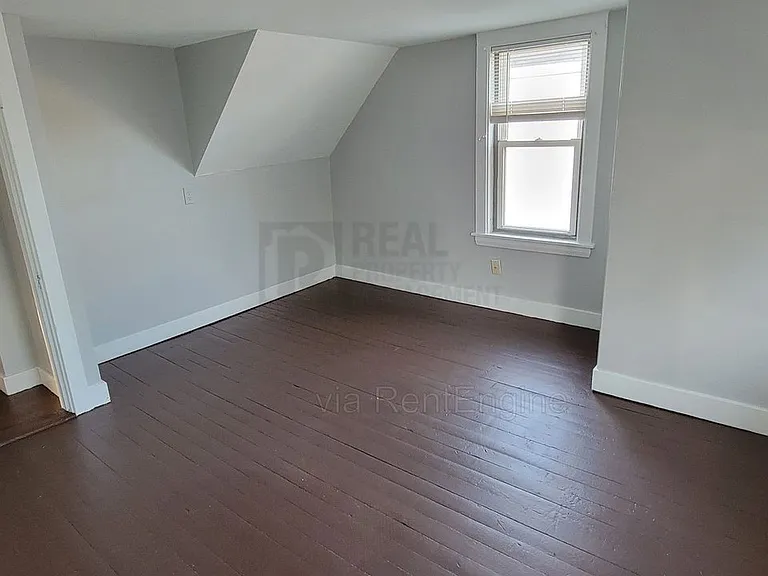 11 Maple St #A — Photo 8