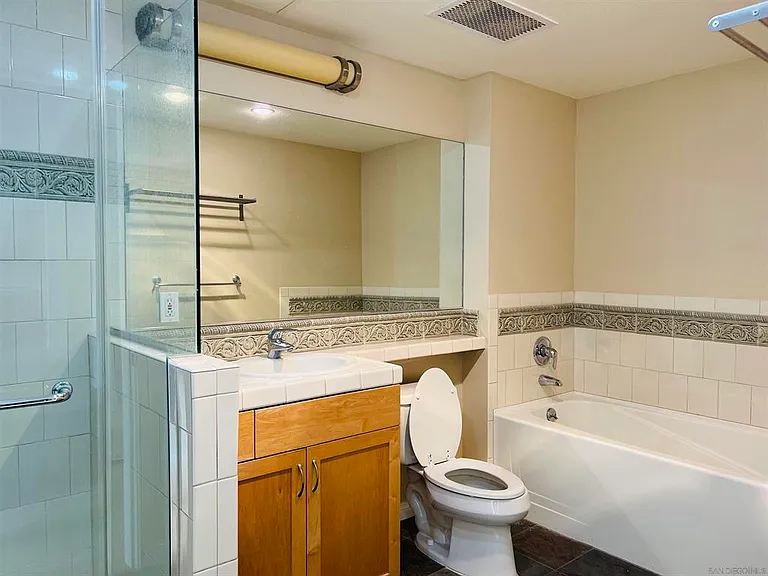 850 Beech St #704 — Photo 23