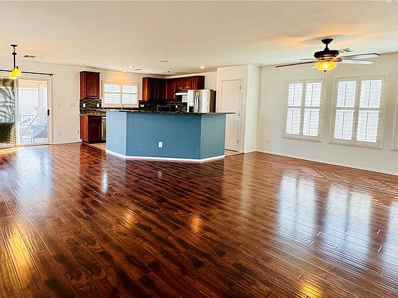 3rd image of 5301 Country Retreat Ct