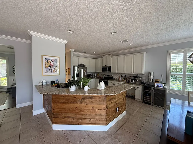 3425 Turningwind Ln — Photo 2