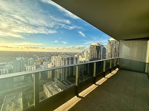 2nd image of 1000 Brickell Plz #4204