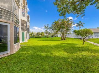 Rolling Green Condo, Miami, FL 33179