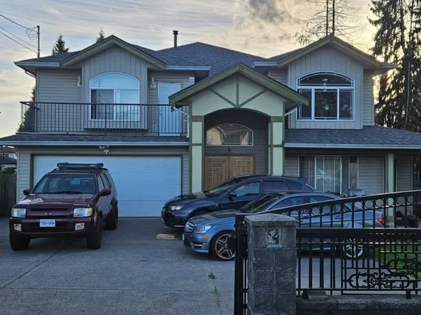 10947 140th St, Surrey, BC V3R 3G3