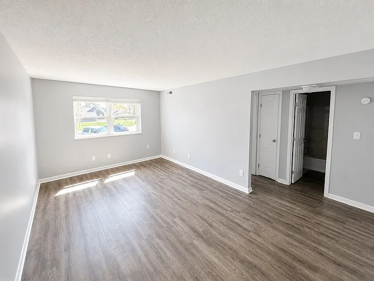 401 N Main St #4B — Photo 7