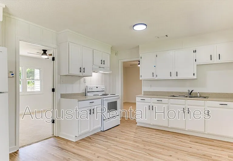 1908 Wylie Dr — Photo 7