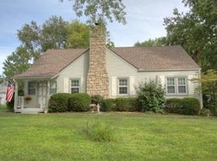 304 NW Briarcliff Rd, Kansas City, MO 64116