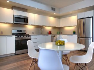 132AGR, Studio City, CA 91604