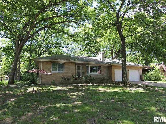 3rd image of 5603 N Woodland Ct