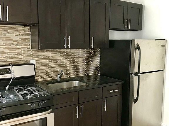 3rd image of 2137 Vyse Ave APT 4D