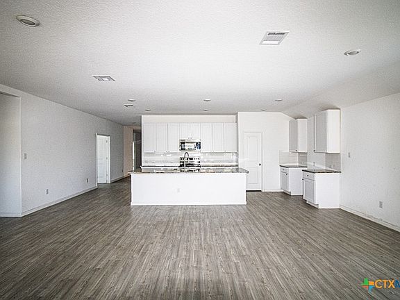 2nd image of 2700 San Martin Ln