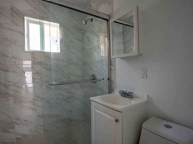 320 G St — Photo 7