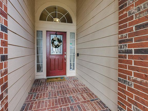 3rd image of 9026 Uppercove Cir