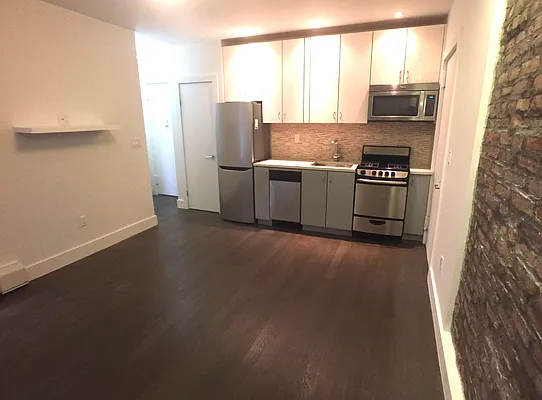 Rented by Reeves Real Estate Group Inc | media 31