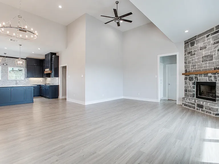 2610 Oak Hills Trl — Photo 8