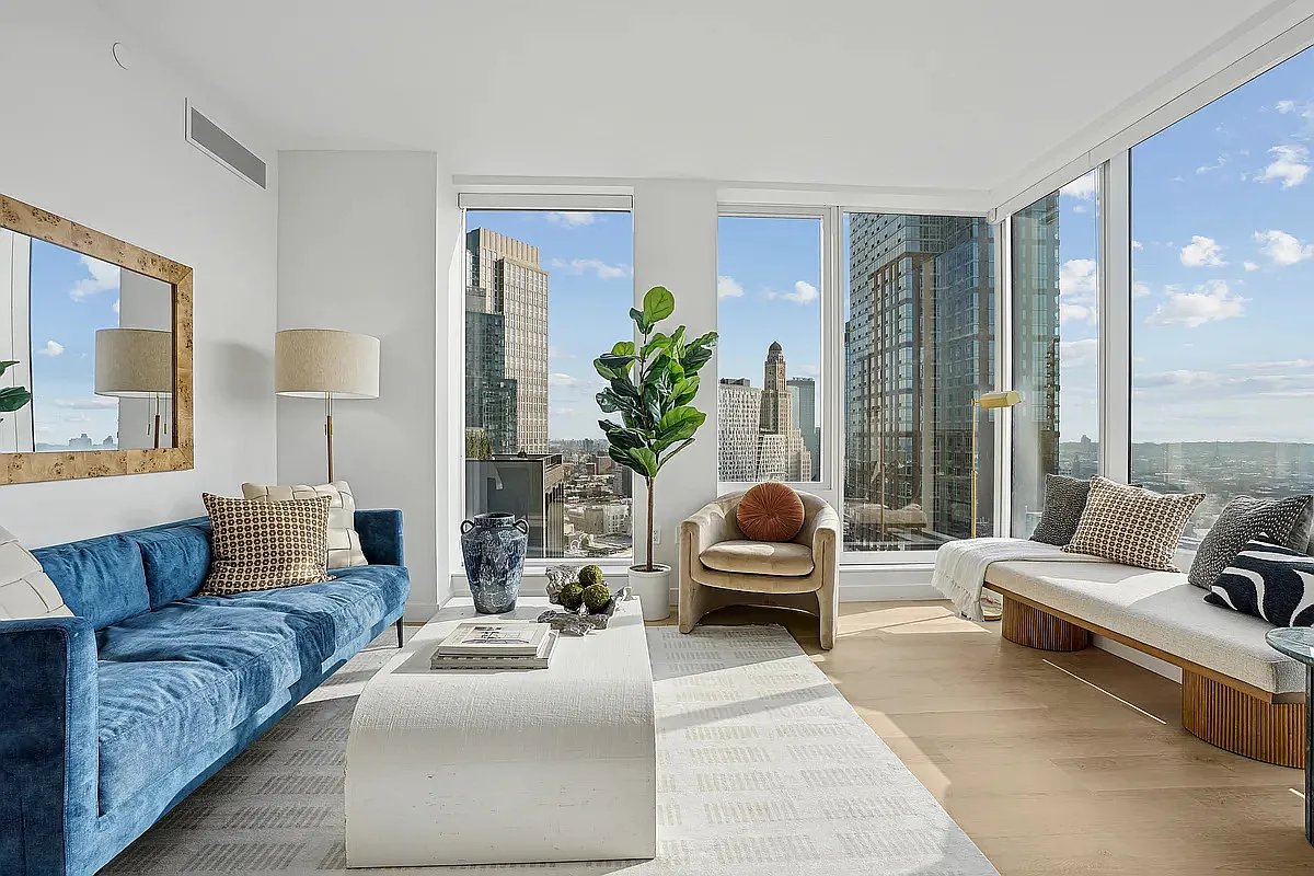 17 Hanover Place — Photo 1