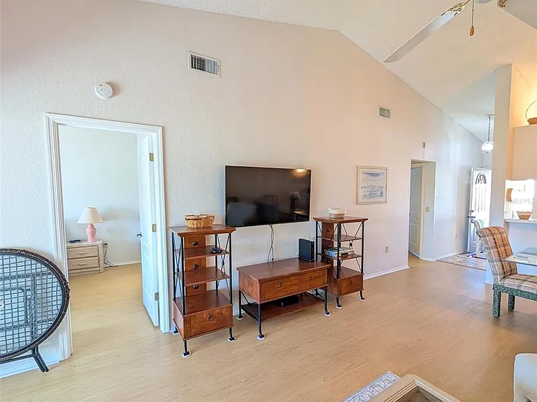 4378 Madeira Ct — Photo 11