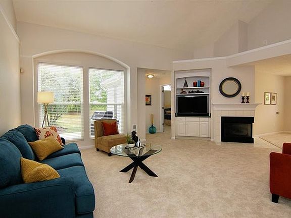 3rd image of 4198 Eastvillage Dr