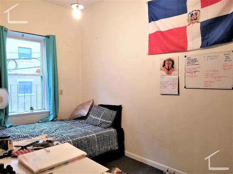 17 Aberdeen St #2 — Photo 7