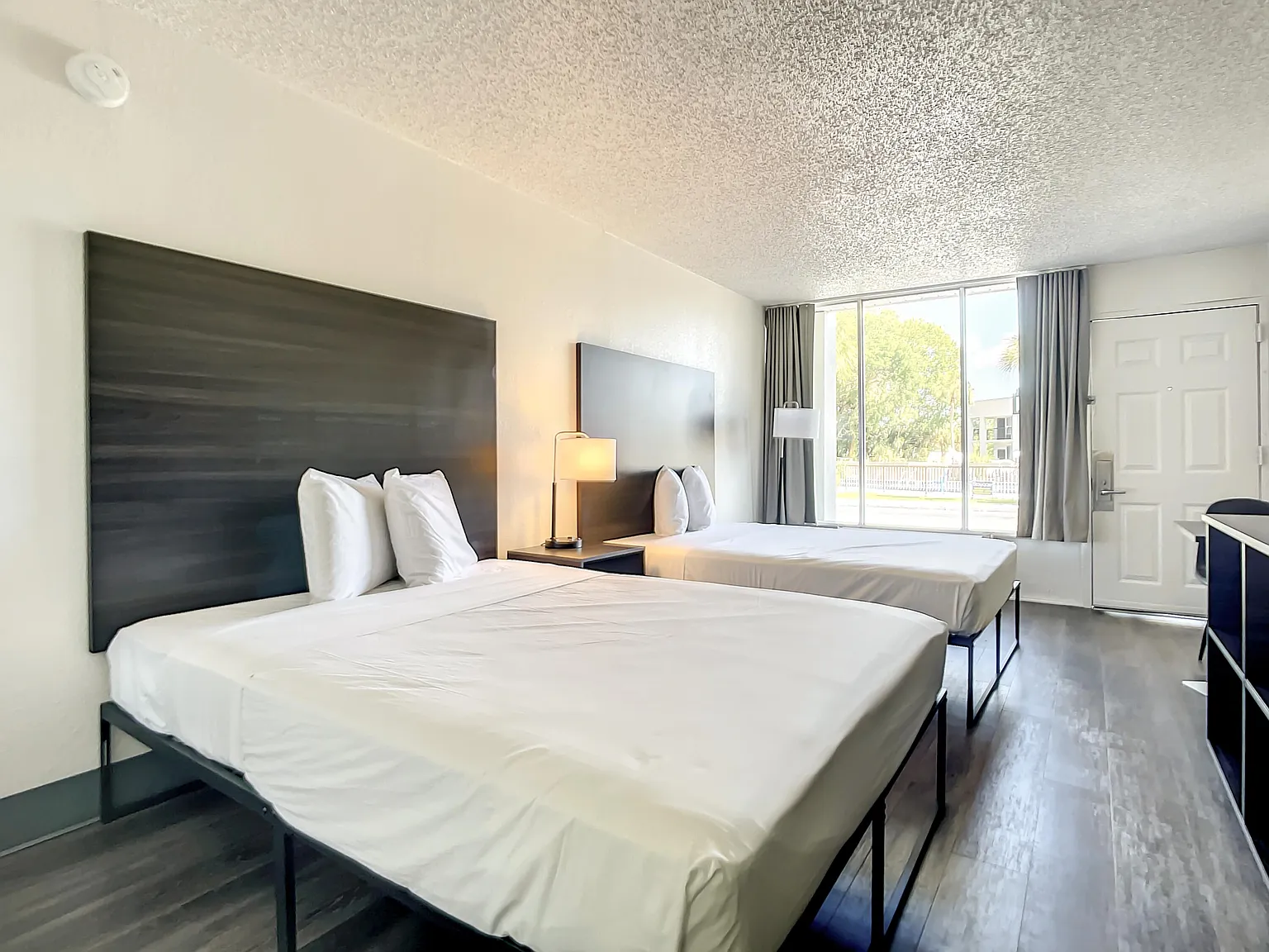Studio, 1.0 bath, 275 sqft, $1,135 — Photo 4