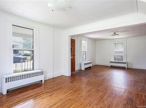 4th image of 638 Harrison St