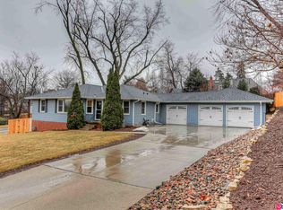 7801 Woolworth Ave, Omaha, NE 68124