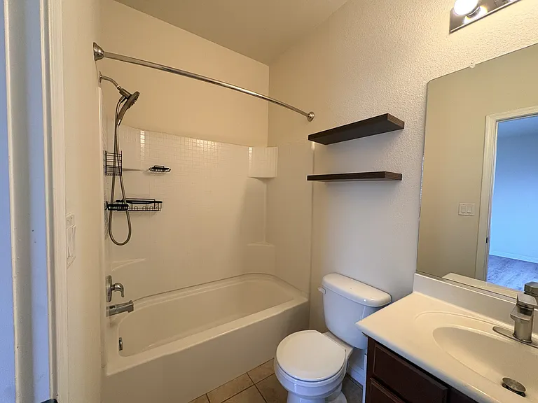 1 El Camino Loop NW — Photo 3