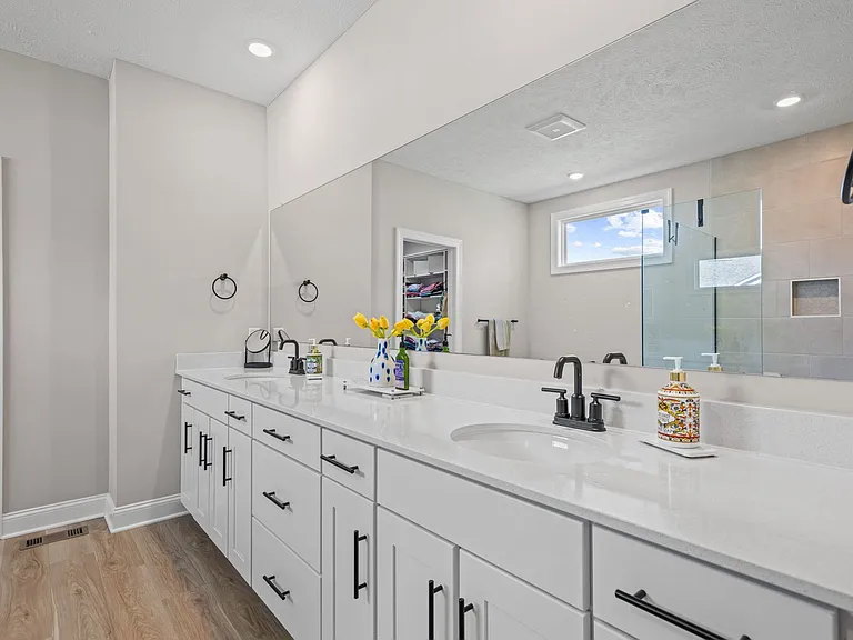 233 Lake Balaton Dr — Photo 29