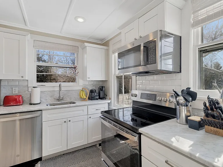 102 W Tiana Rd — Photo 18