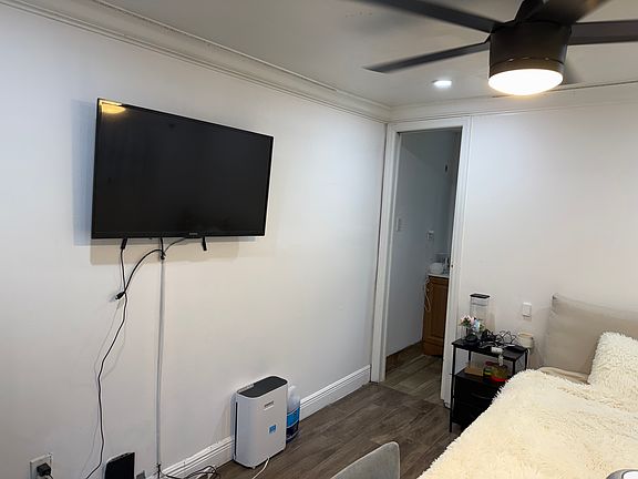 2nd image of 5907 S Farragut Dr #2