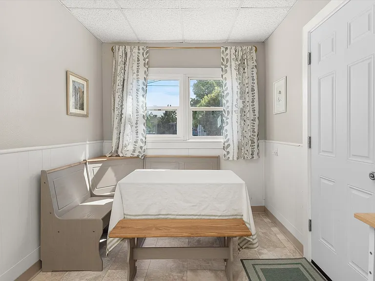 breakfast nook