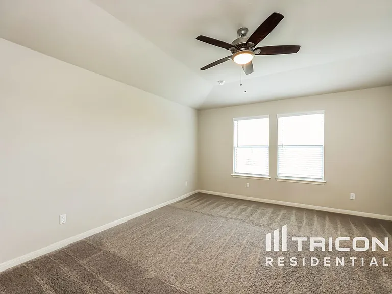 Tricon Abbott Place — Photo 42